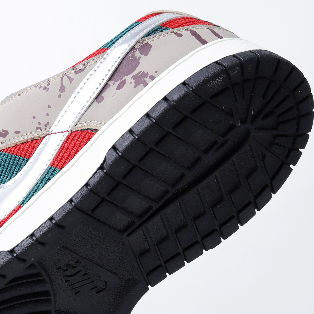 sb dunk freddy krueger box